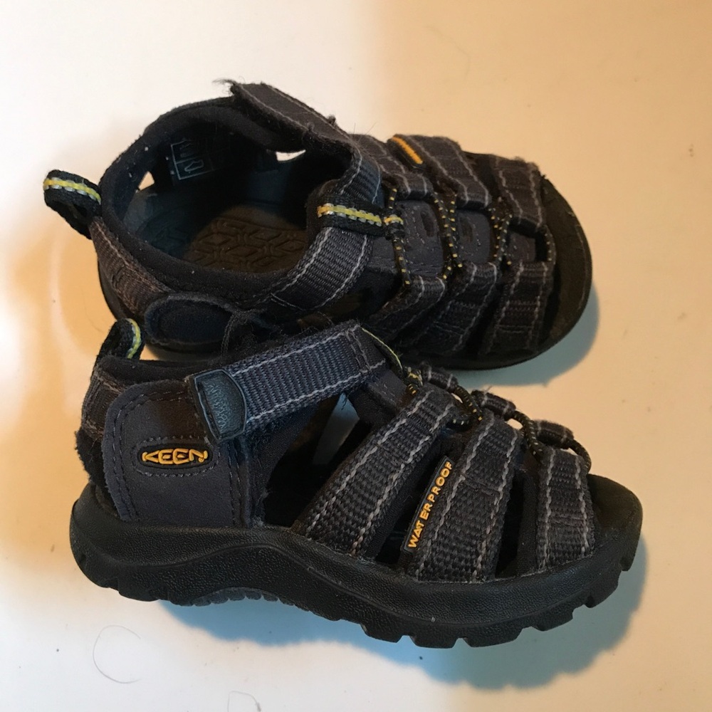 Keen toddler sandals size 6